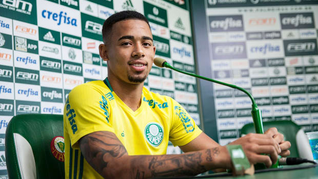 gabriel-jesus-manchester-city-tackle.jpg